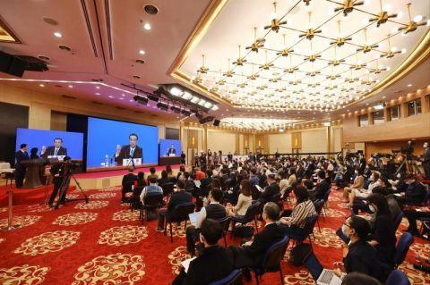 李克強：今年政府支出更多向民生領(lǐng)域傾斜，特別是義務(wù)教育和基本醫療